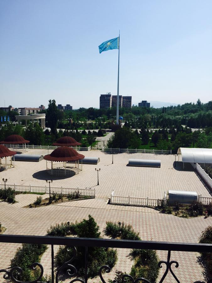 Hotel Ark Ms Taraz Esterno foto