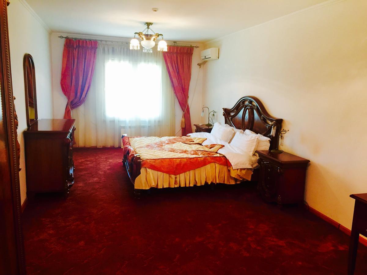 Hotel Ark Ms Taraz Esterno foto