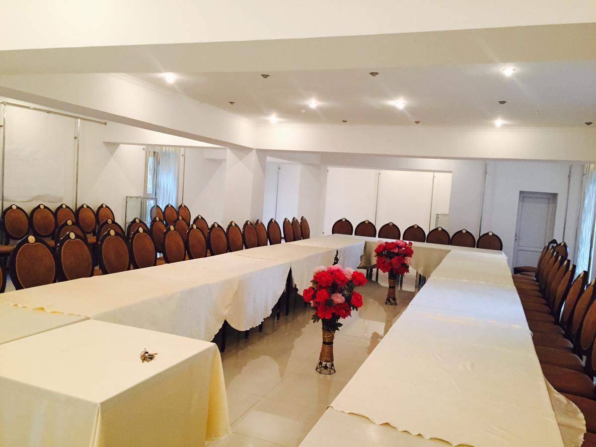 Hotel Ark Ms Taraz Esterno foto