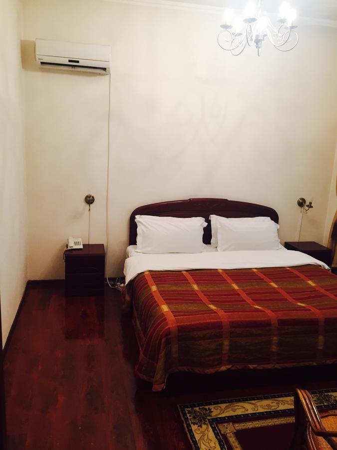 Hotel Ark Ms Taraz Esterno foto