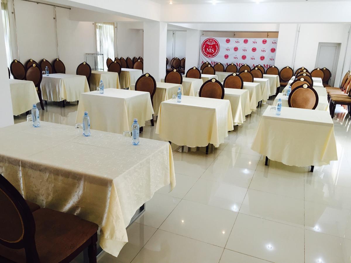 Hotel Ark Ms Taraz Esterno foto