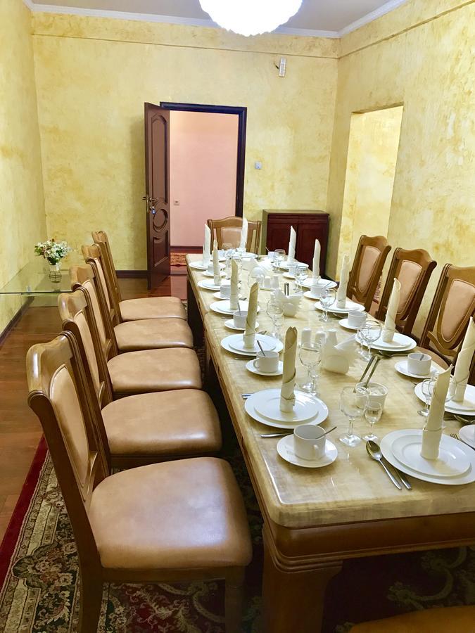Hotel Ark Ms Taraz Esterno foto