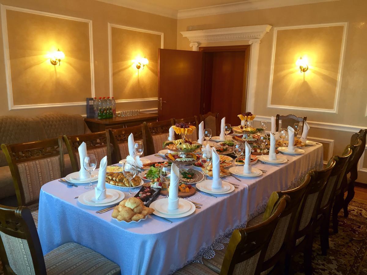 Hotel Ark Ms Taraz Esterno foto